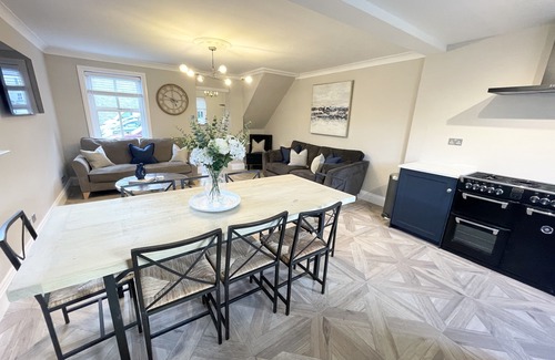 South Charlton House | 4 bed home in the centre of Alnwick with parking