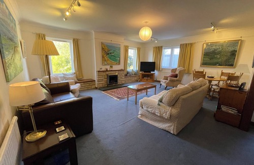 Leven House | 4 bed house in Elie centre, off street parking, enclosed garden, close to beach.