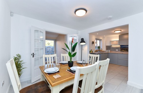 Clifton House | 4 Bed House Near Nottingham