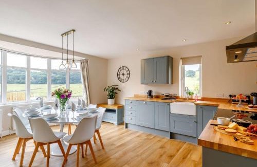 Alsop en le Dale House | 4 Bed in Alsop-En-Le-Dale 88935