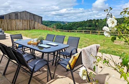 Ash Mill House | 4 Bed in Alswear oc-p32729