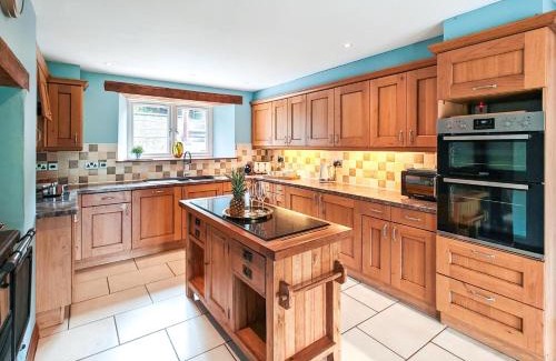 Ash Mill House | 4 Bed in Alswear oc-p32729