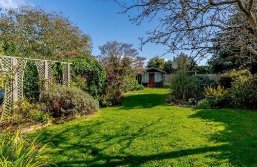 Bembridge House | 4 Bed in Bembridge IC070