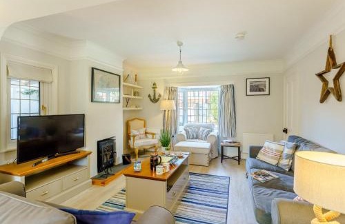Bembridge House | 4 Bed in Bembridge IC070
