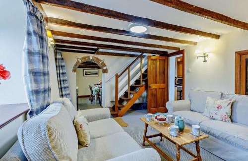 Brancaster House | 4 Bed in Brancaster KT196