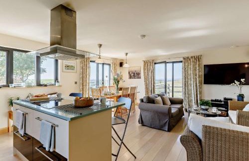 Moorlinch House | 4 bed in Glastonbury SHALO