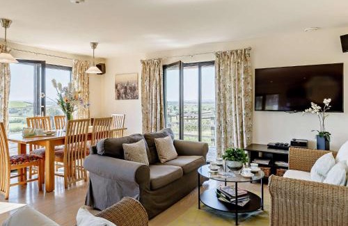 Moorlinch House | 4 bed in Glastonbury SHALO