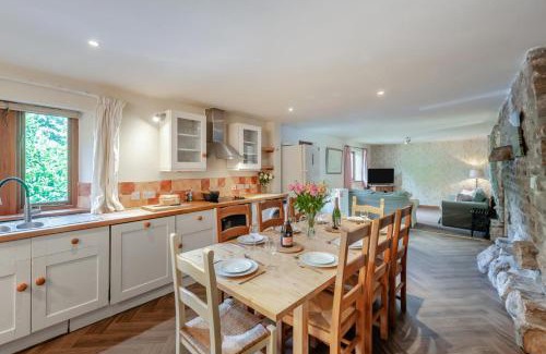 Hawes House | 4 Bed in Hawes oc-g33122