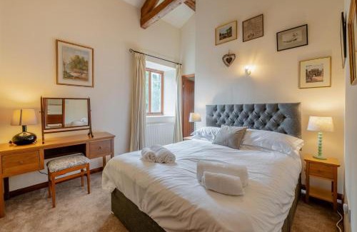 Hawes House | 4 Bed in Hawes oc-g33122