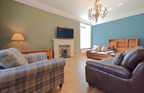 Kelso House | 4 Bed in Kelso oc-b33446