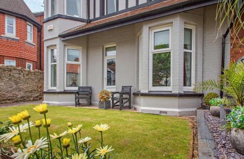 Llandudno House | 4 Bed in Llandudno 95235