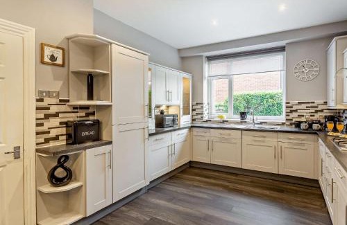 Llandudno House | 4 Bed in Llandudno 95235