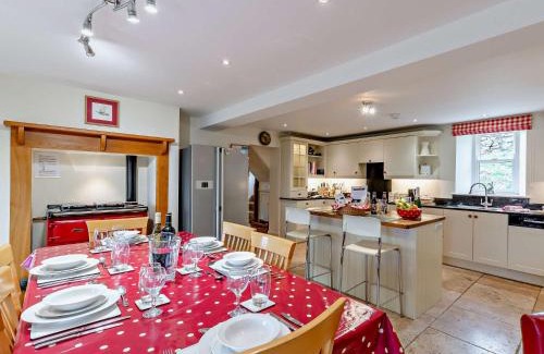 Fremington House | 4 Bed in Low Row G0083