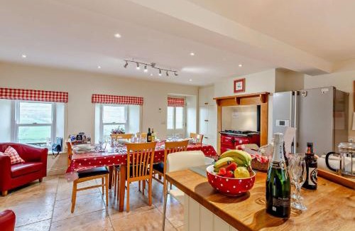 Fremington House | 4 Bed in Low Row G0083