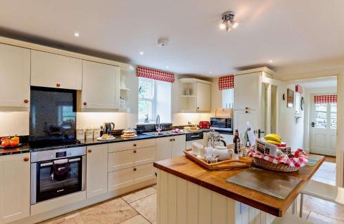 Fremington House | 4 Bed in Low Row G0083