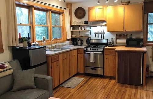 Bear Lake Cabin | 4 Bed Lodge+1 Bed Cottage 5 Star Reviews. Close to Arcadia, Crystal Mt. Manistee