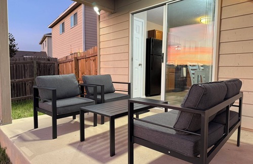 Wetmore House | 4 bed near JW Marriott Air hockey Ping pong tables