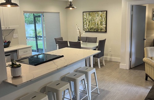Indian Beach Sapphire Shores House | 4 Bed pool House by Bay! Lido & Siesta Key Beaches very close