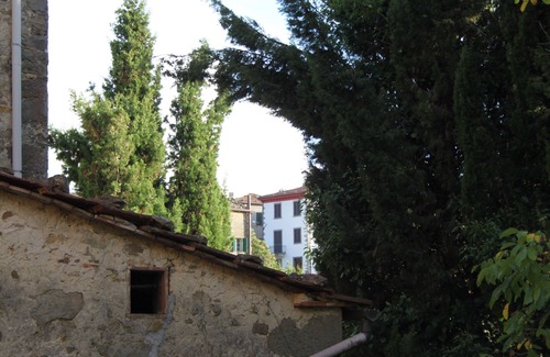 Guzzano-pieve di Controne House | 4-Bed, Sleeps 8, Pets, Free Parking
