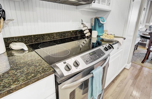 Waters Edge House | 4 Bed Townhouse with Fantastic Location and River Views!