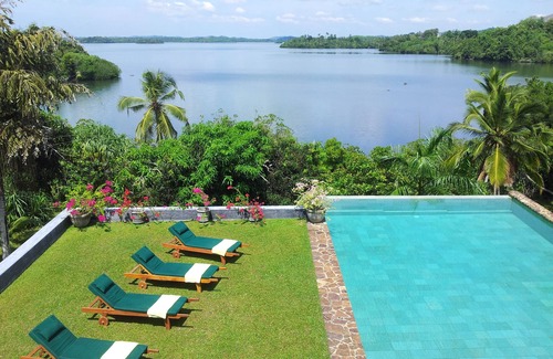 Kathaluwa Villa | 4 bed villa. Spectacular views across Koggala lake.
