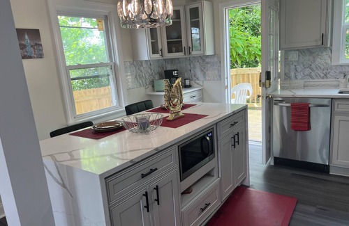 Fairmount Heights House | 4-bedrm home, Fairmount Heights, WiFi, Fenced back yard 5 min to DC Capitol Hill