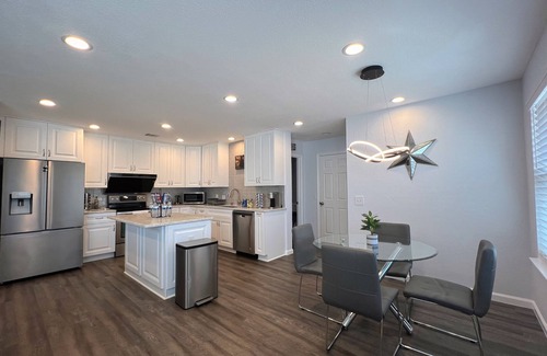 Wetmore Villa | 4-Bedroom 2.5-bath Villa Near UTSA Six Flags and Sea World