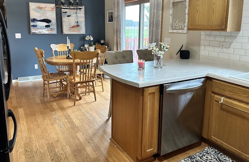 Mosinee House | 4 bedroom 2 Acre Home - Lake 2 houses down! 20 min from Stevens Point