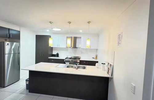 Logan Reserve House | 4 Bedroom 2 bathroom house between Brisbane and Gold Coast