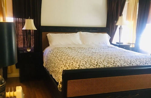 Toluca Lake House | 4 bedroom 2 classic house in nice neighborhood near Universal Studios