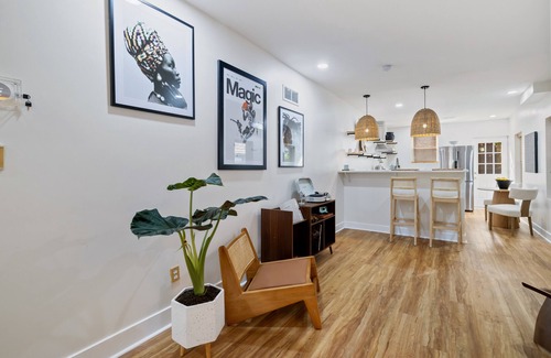 Riverfront House | 4-bedroom 3.5 Bathrooms townhome located downtown Wilmington, DE with W/D!