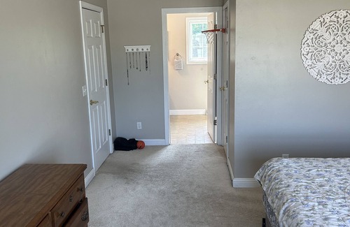 De Pere House | 4 Bedroom /3.5 Bathroom House - 18 minutes from Lambeau. No pets.