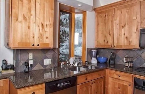 Aspen House | 4 BEDROOM 4 BATH HOME. ASPEN!
