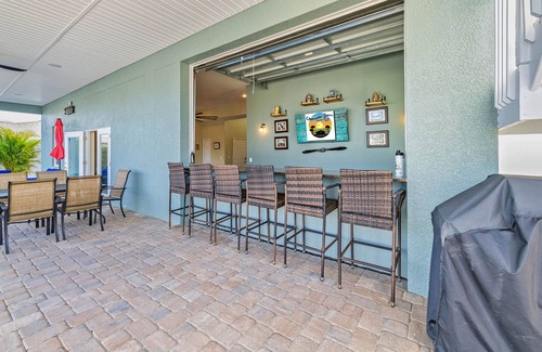 Spring Hill House | 4 bedroom 4 bath/heated pool/sleeps 13/Kayaks