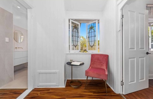 Newtown House | 4 bedroom 4 bathroom Urban Getaway Ipswich, Pets Allowed