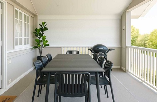 Newtown House | 4 bedroom 4 bathroom Urban Getaway Ipswich, Pets Allowed