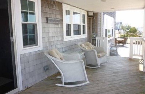 Beach Haven Gardens House | 4 bedroom accommodation in Beach Haven Gardens