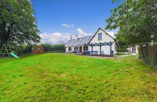 Haudricourt Au Bois House | 4 bedroom accommodation in Haudricourt Aubois