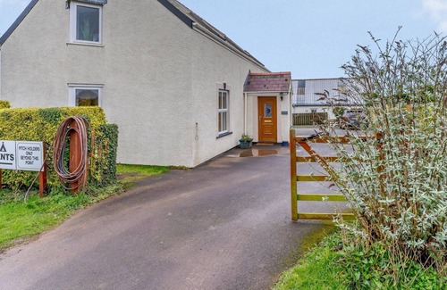 Hasguard Cross Cottage | 4 bedroom accommodation in Hasguard Cross, near Haverfordwest