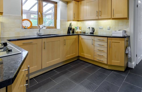 Hawkinge Cottage | 4 bedroom accommodation in Folkestone