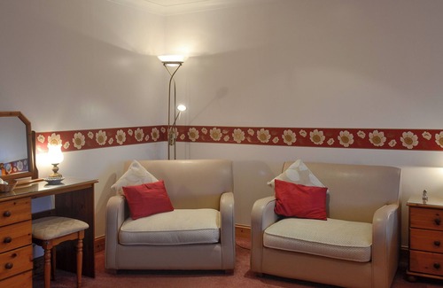 Fenwick Cottage | 4 bedroom accommodation in Fenwick, near Kilmarnock