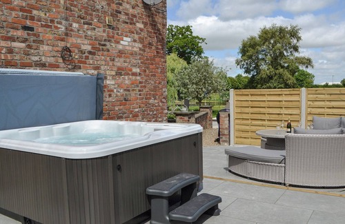 Driffield Cottage | 4 bedroom accommodation in Skerne, near Driffield