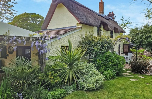 New Forest District Cottage | 4 bedroom accommodation in Lymington