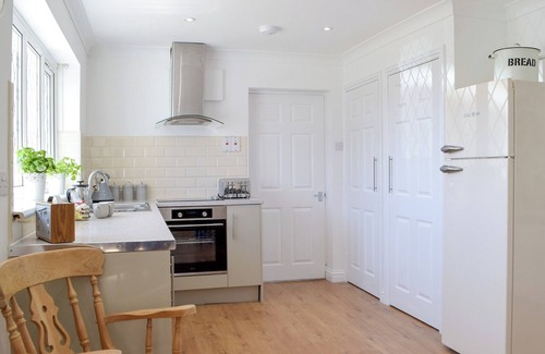 Lamphey Cottage | 4 bedroom accommodation in Lamphey, near Tenby