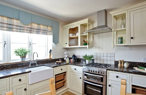 Wyke Regis House | 4 bedroom accommodation in Weymouth