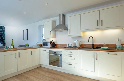 Buckerell Cottage | 4 bedroom accommodation in Weston, near Honiton