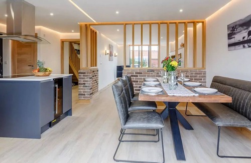 Irstead Cottage | 4 bedroom accommodation in Fleggburgh, near Great Yarmouth