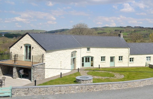 Tregaron Cottage | 4 bedroom accommodation in Tregaron, near Aberystwyth