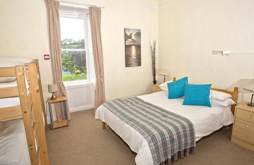 Amroth Apartment | 4 bedroom accommodation in Amroth