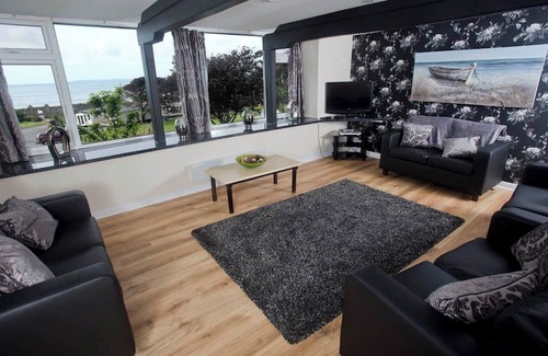 Amroth Apartment | 4 bedroom accommodation in Amroth